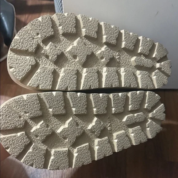 Prada Women's Beige Suede Mules - Picture 2 of 5